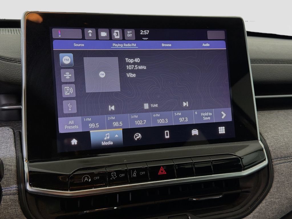 Used 2023 Jeep Compass Latitude AWD/4WD image 17