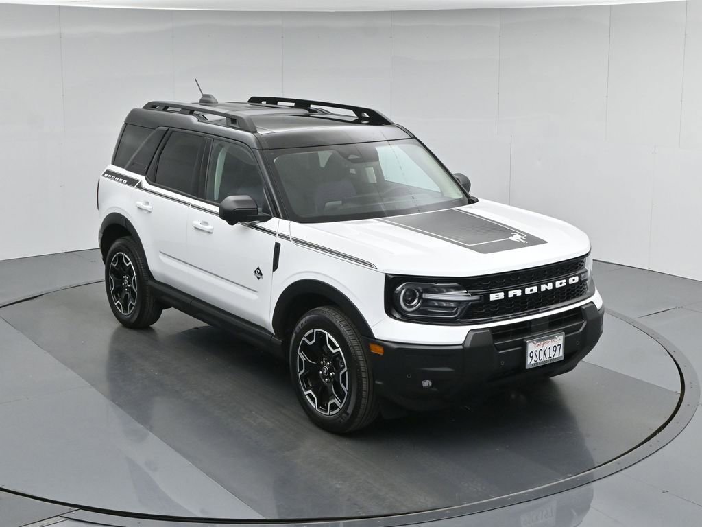 Certified 2025 Ford Bronco Sport Outer Banks w/ Outer Banks Tech Package+ AWD/4WD image 41