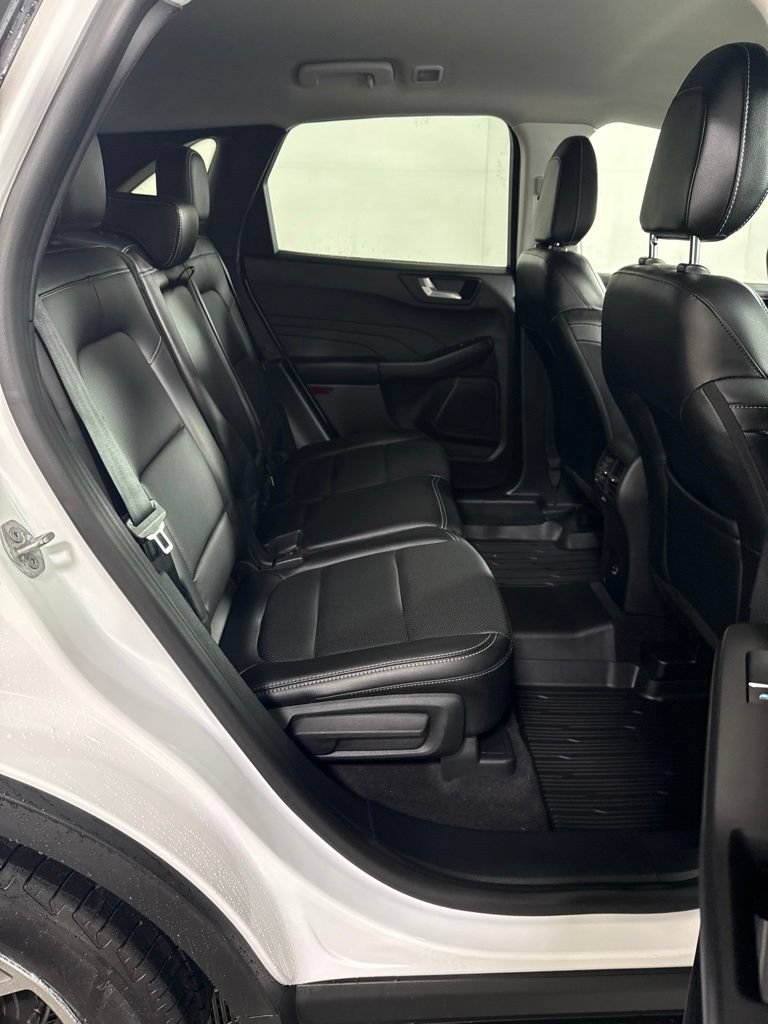 Certified 2022 Ford Escape SEL AWD/4WD image 17