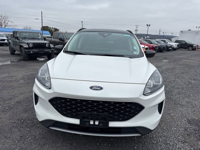 Certified 2022 Ford Escape SE w/ Convenience Package AWD/4WD image 3