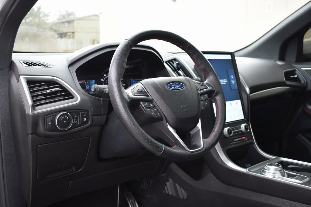 Certified 2022 Ford Edge ST-Line image 10