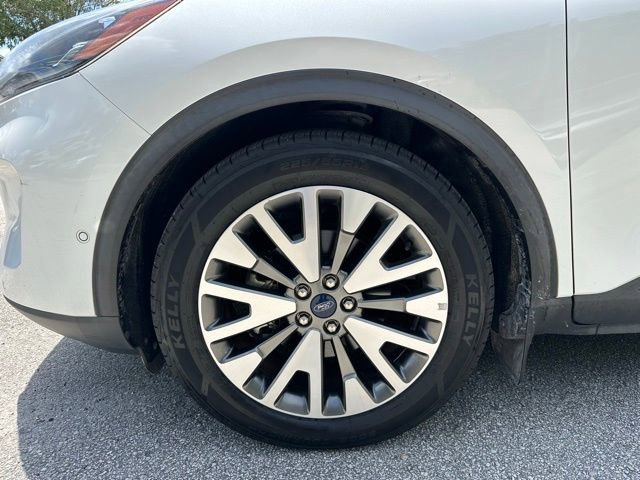 Certified 2020 Ford Escape Titanium w/ Titanium Premium Package 2.0 FWD image 30