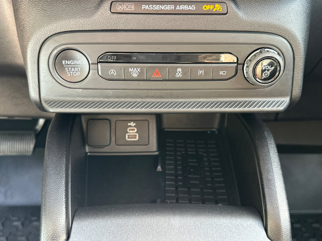 Certified 2025 Ford Bronco Sport Outer Banks w/ Outer Banks Tech Package+ AWD/4WD image 37