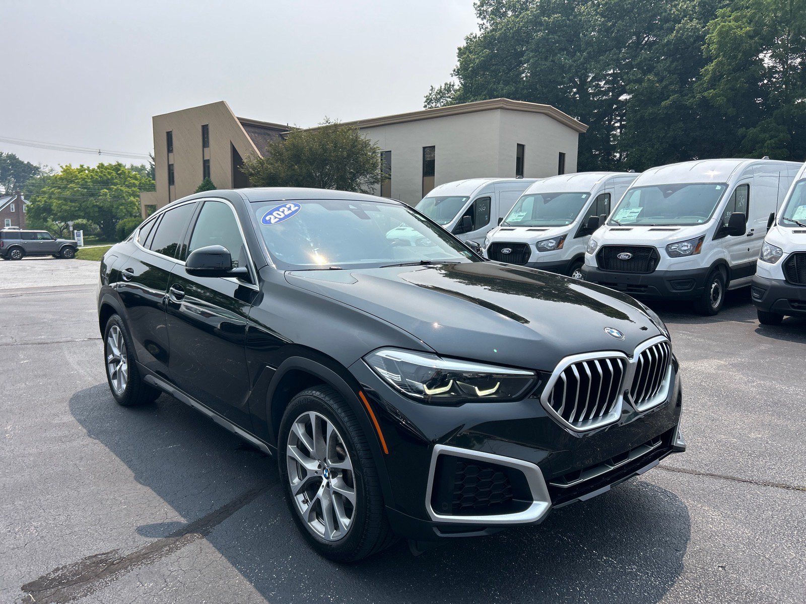 Used 2022 BMW X6 xDrive40i w/ Premium Package AWD/4WD image 3