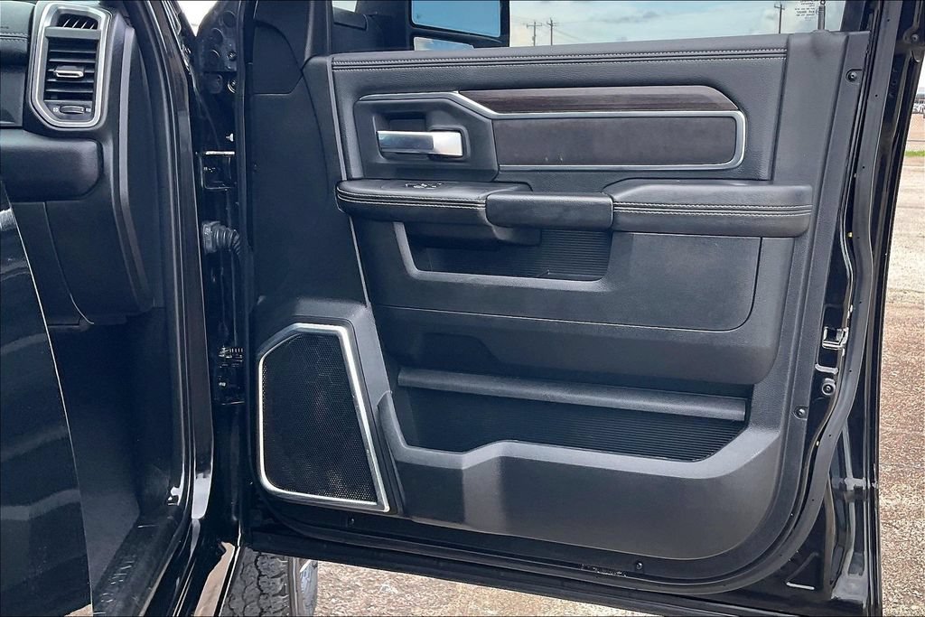 Used 2025 RAM 3500 Laramie w/ Night Edition AWD/4WD image 29