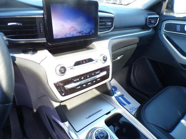 Certified 2023 Ford Explorer XLT w/ Equipment Group 202A AWD/4WD image 7