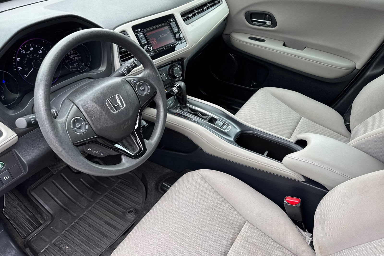 Used 2018 Honda HR-V LX image 3