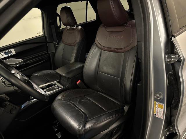 Certified 2022 Ford Explorer Platinum w/ Equipment Group 601A image 17