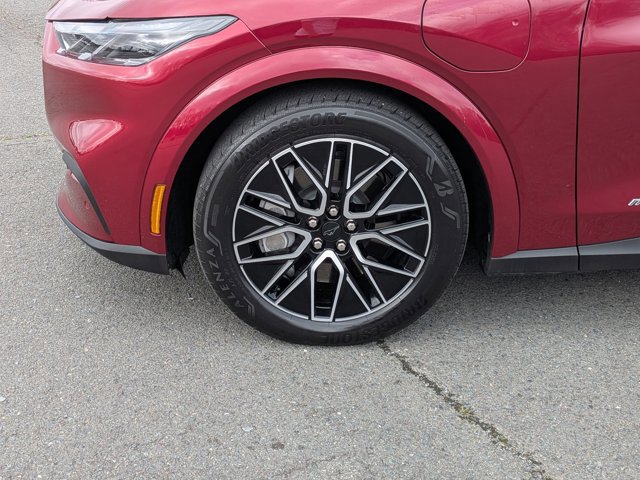 Certified 2025 Ford Mustang Mach-E Premium image 11