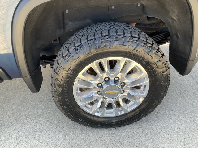 Used 2023 Chevrolet Silverado 2500 High Country w/ Safety Package II AWD/4WD image 19