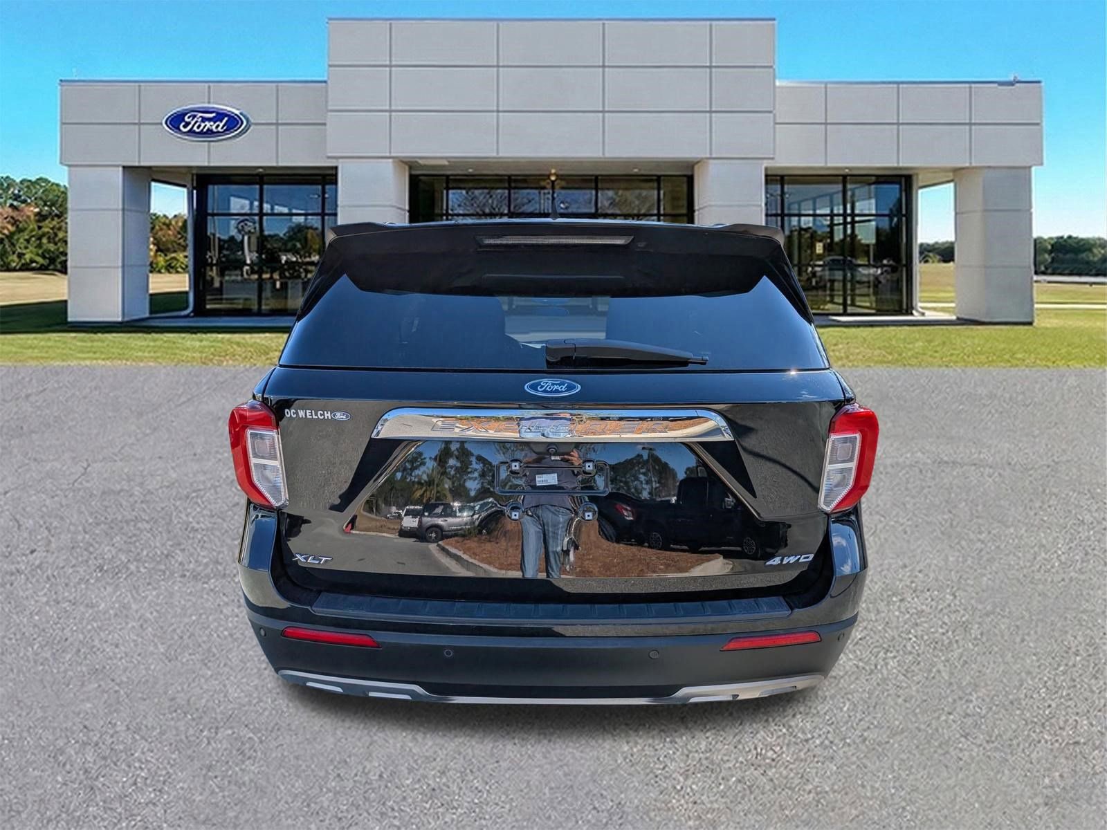 Certified 2023 Ford Explorer XLT w/ Equipment Group 202A image 4