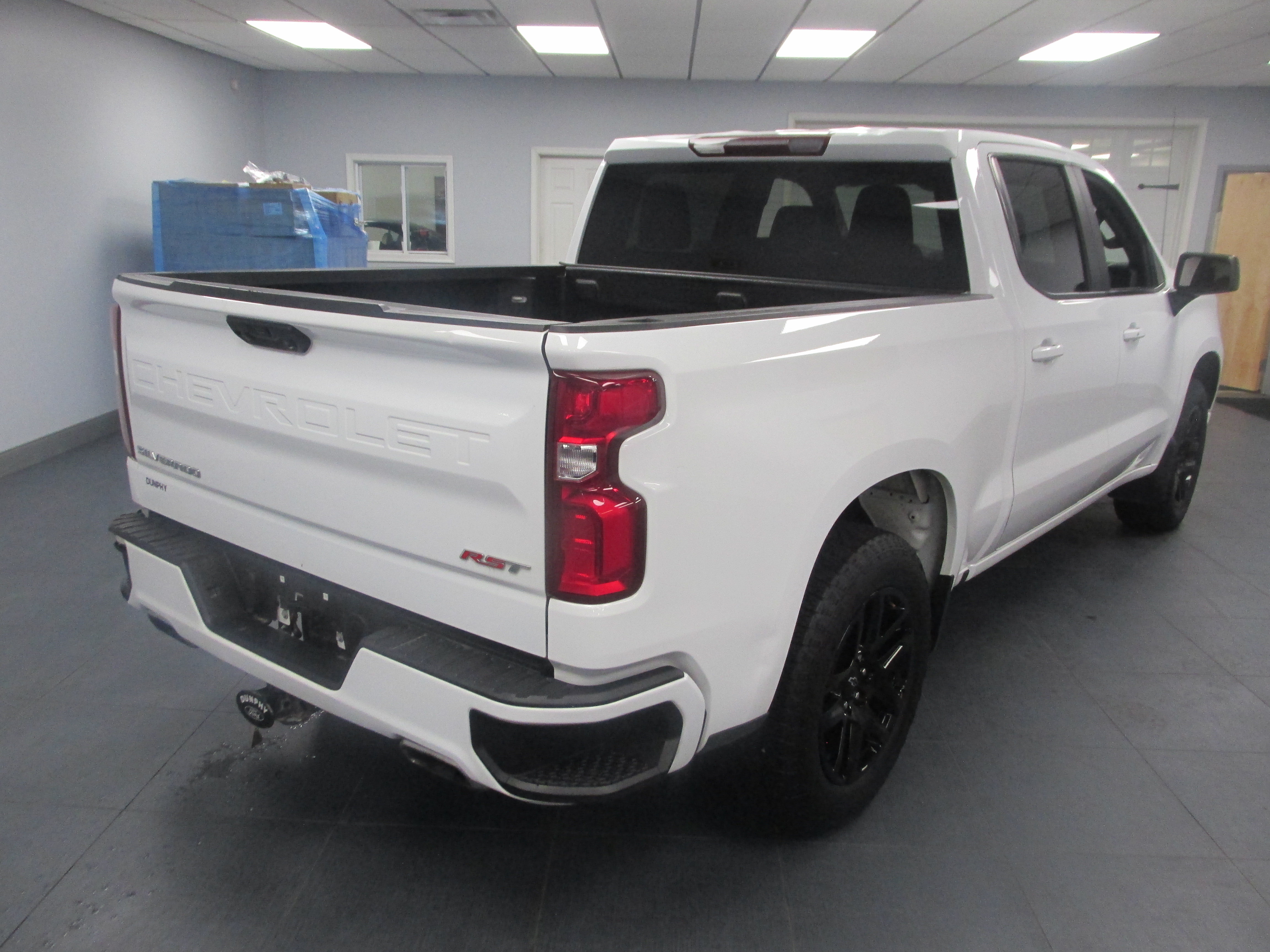 Used 2023 Chevrolet Silverado 1500 RST w/ Z71 Off-Road Package AWD/4WD image 5