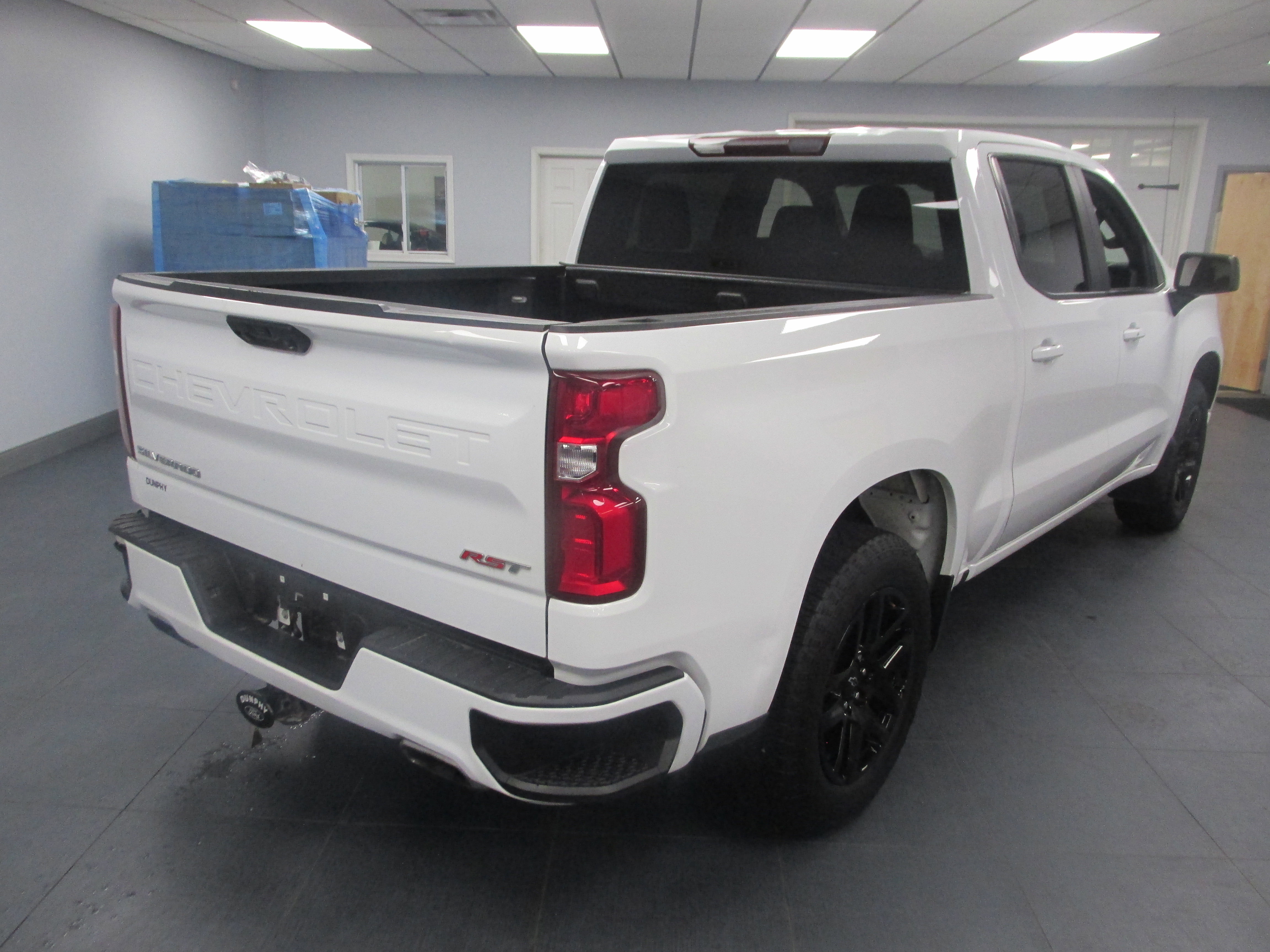 Used 2023 Chevrolet Silverado 1500 RST w/ Z71 Off-Road Package AWD/4WD image 5