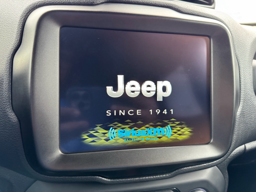 Used 2021 Jeep Renegade Latitude AWD/4WD image 11