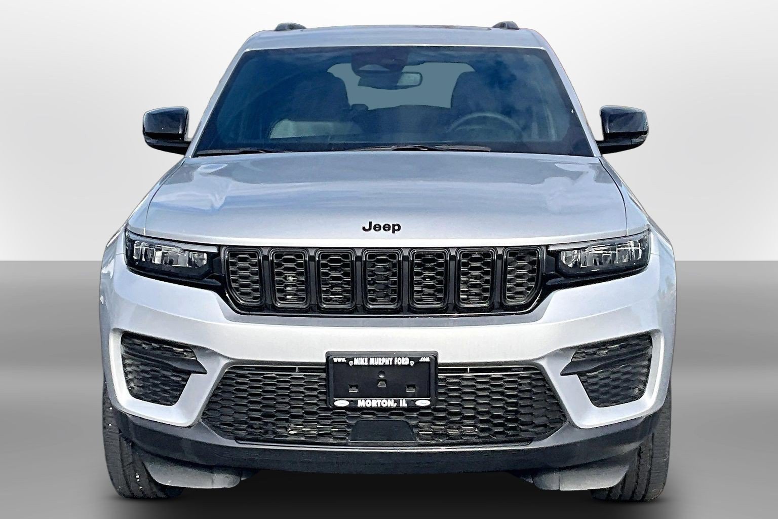Used 2024 Jeep Grand Cherokee Altitude AWD/4WD image 3