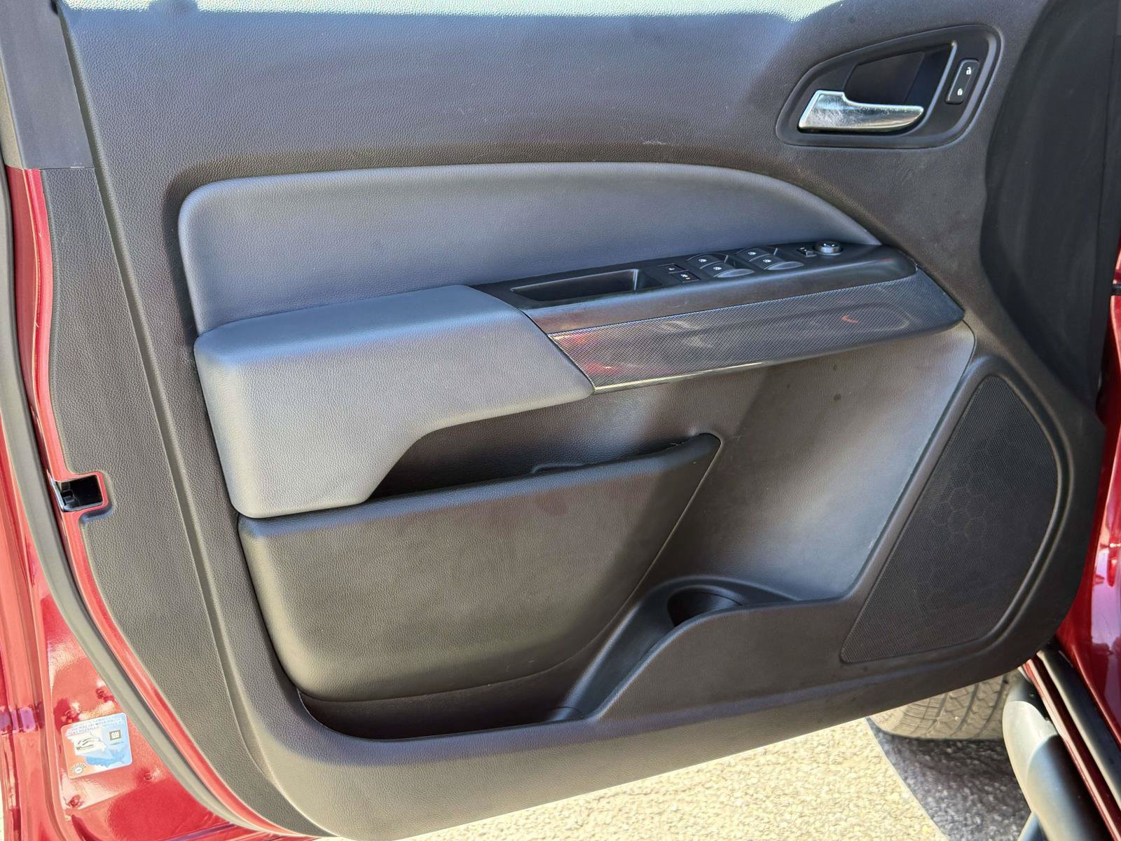 Used 2018 Chevrolet Colorado Z71 AWD/4WD image 14