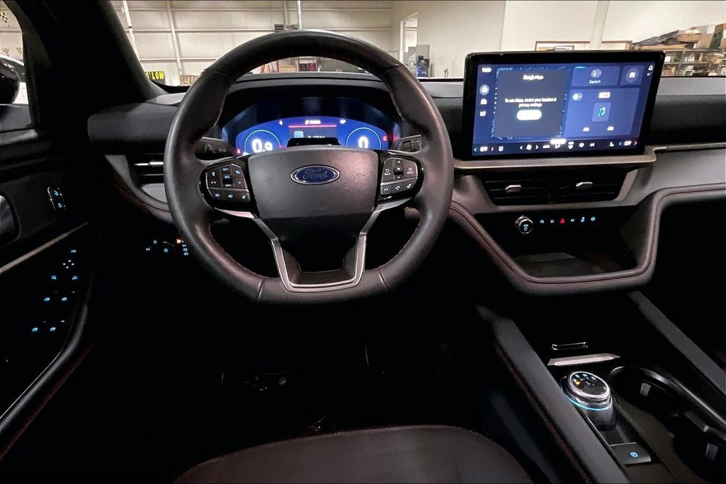 Certified 2025 Ford Explorer ST-Line w/ ST-Line Street Pack AWD/4WD image 5