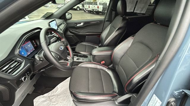 Certified 2025 Ford Escape ST-Line image 17