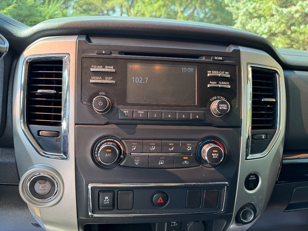 Used 2017 Nissan Titan SV RWD image 15