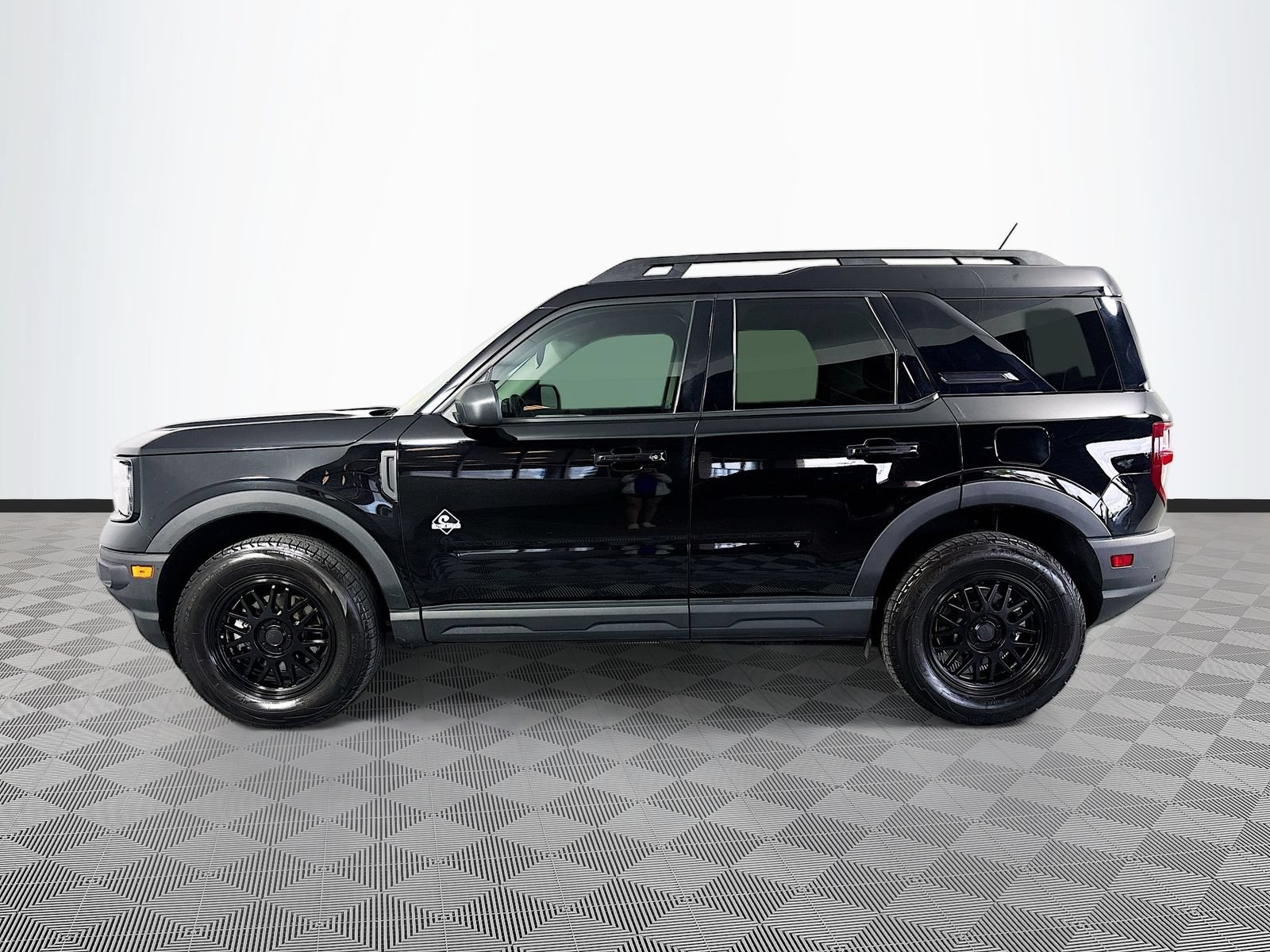 Certified 2023 Ford Bronco Sport Outer Banks w/ Tech Package AWD/4WD image 4