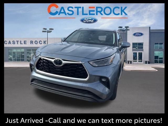 Used 2022 Toyota Highlander XLE