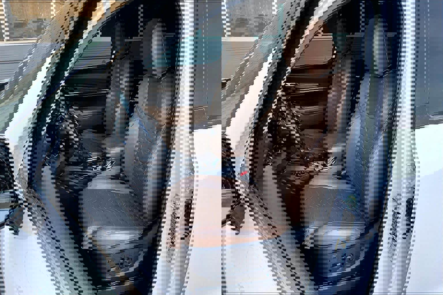 Used 2022 Kia Telluride SX w/ SX Prestige Package image 12