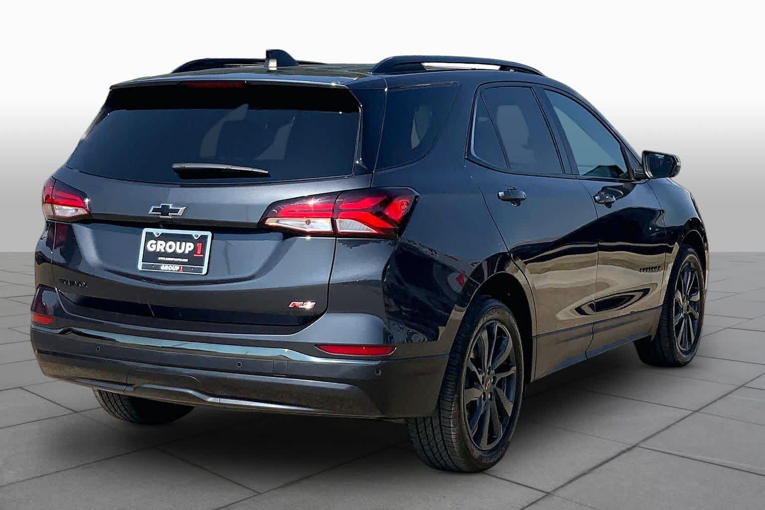 Used 2022 Chevrolet Equinox RS w/ RS Leather Package FWD image 13