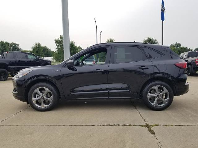 Certified 2024 Ford Escape ST-Line w/ Tech Pack #1 AWD/4WD image 6