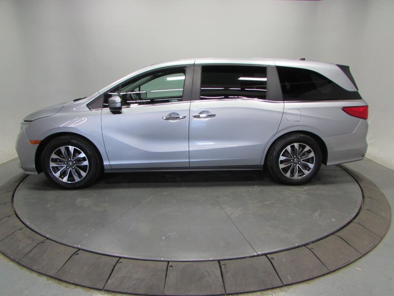 Used 2024 Honda Odyssey EX-L image 4