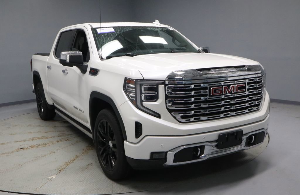 Used 2022 GMC Sierra 1500 Denali w/ Denali Reserve Package AWD/4WD image 1