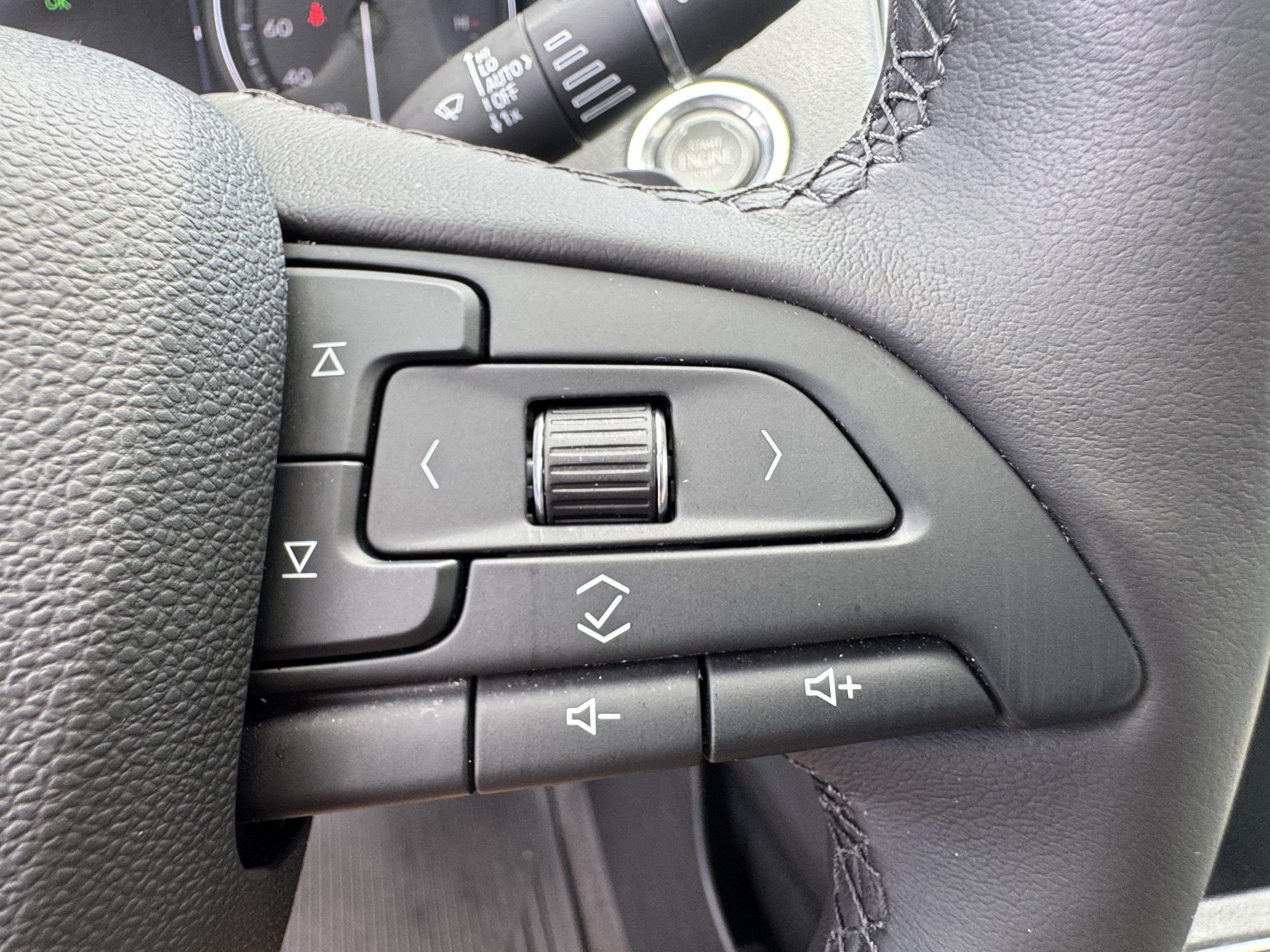 Used 2019 Cadillac XT4 Premium Luxury FWD image 36