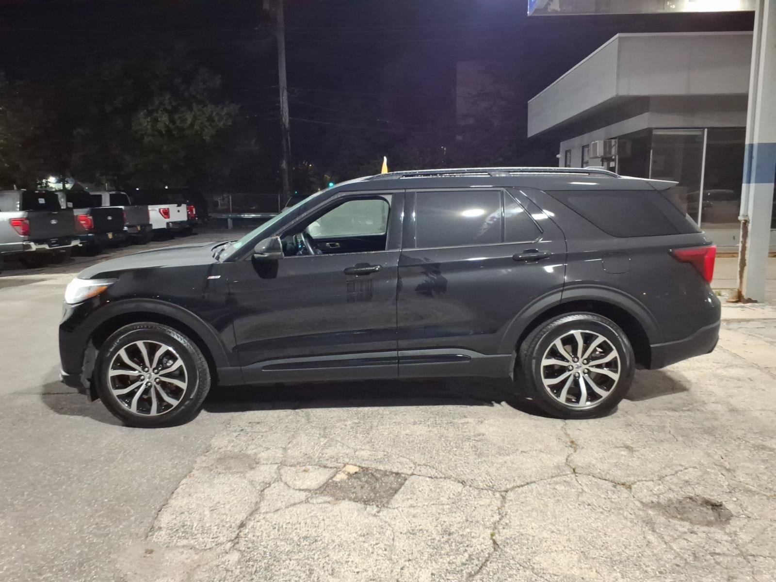 Certified 2026 Ford Explorer ST-Line AWD/4WD image 6