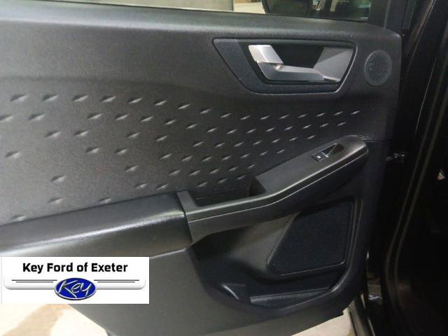 Certified 2020 Ford Escape Titanium AWD/4WD image 17
