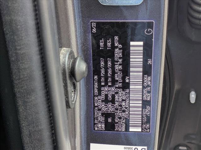 Used 2022 Toyota 4Runner SR5 AWD/4WD image 21