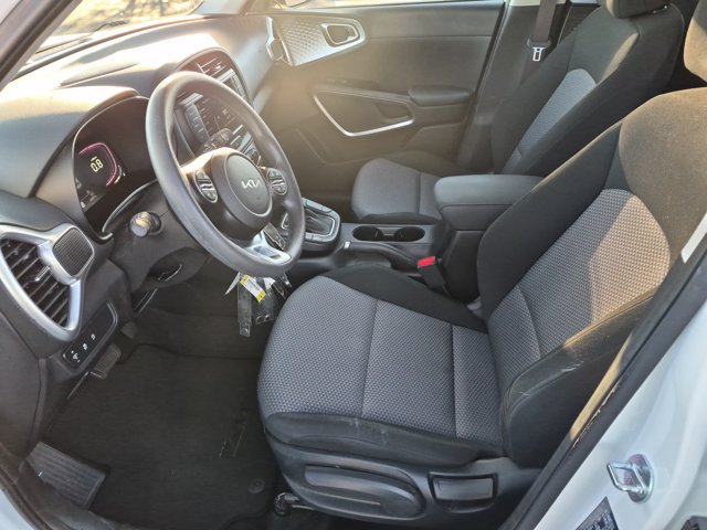 Used 2024 Kia Soul LX FWD image 16