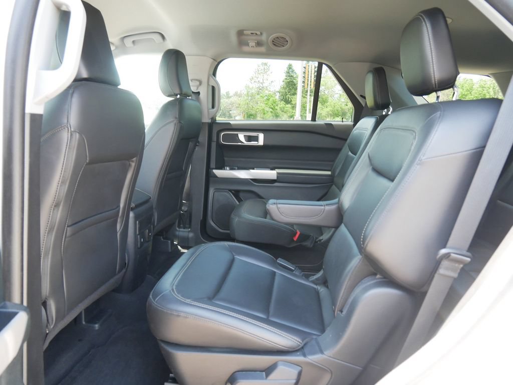 Certified 2024 Ford Explorer XLT AWD/4WD image 10