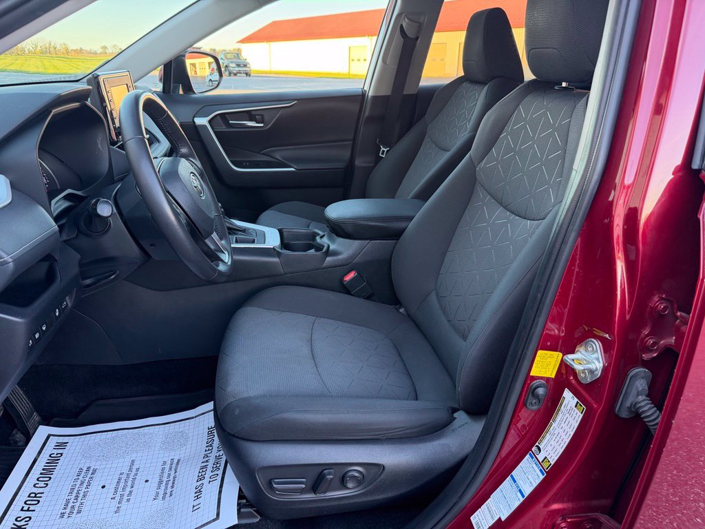 Used 2020 Toyota RAV4 XLE w/ Convenience Package AWD/4WD image 10