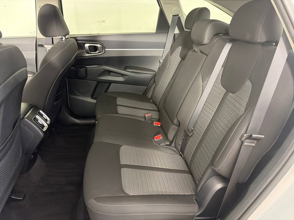 Used 2022 Kia Sorento LX AWD/4WD image 13