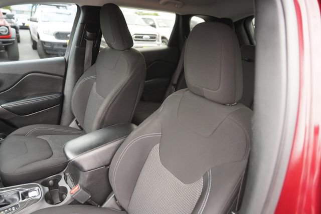 Used 2020 Jeep Cherokee Latitude FWD image 10