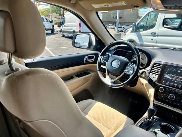 Used 2022 Jeep Grand Cherokee Laredo E AWD/4WD image 12