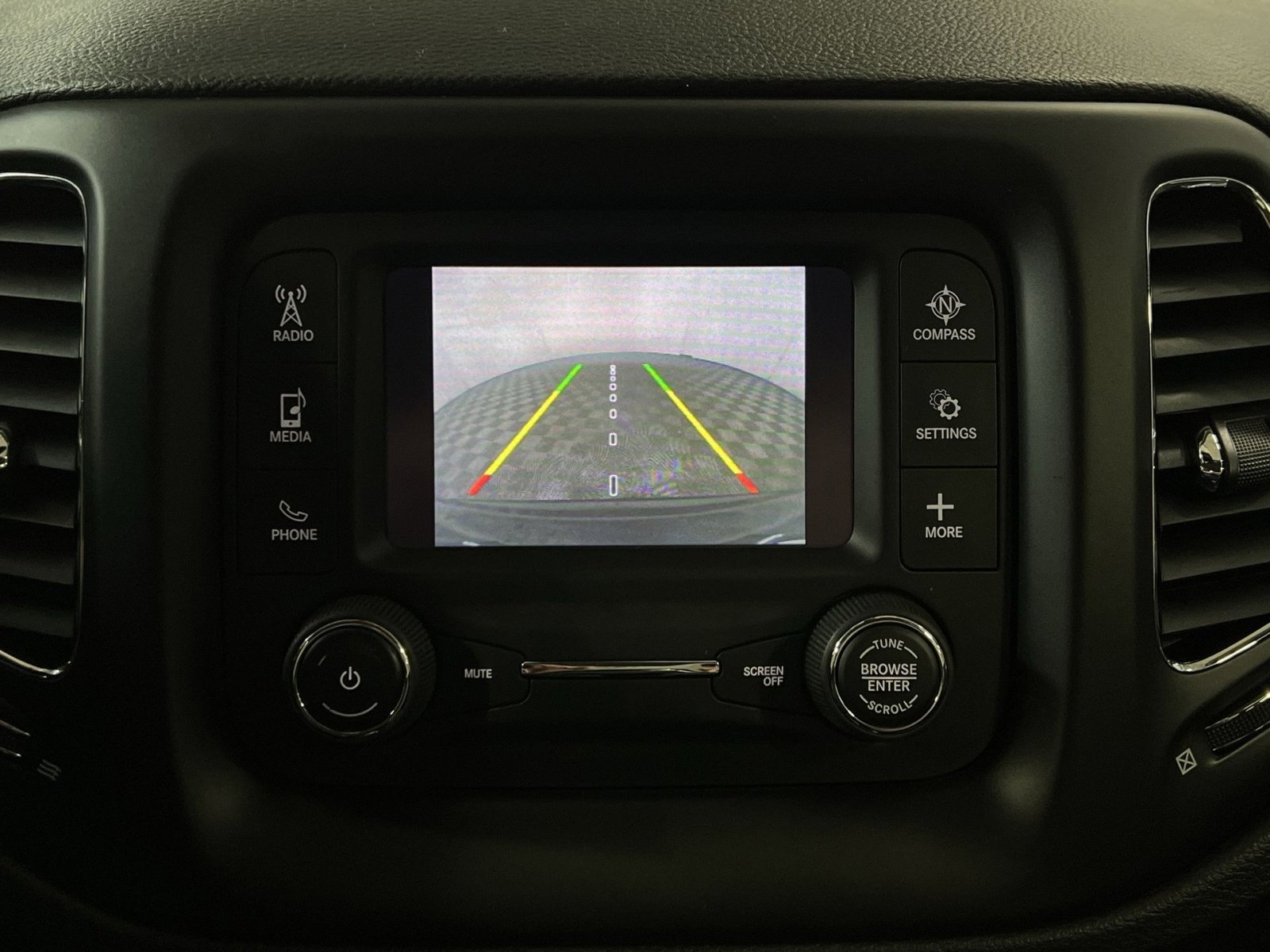 Used 2018 Jeep Compass Latitude w/ Safe & Security Group image 18