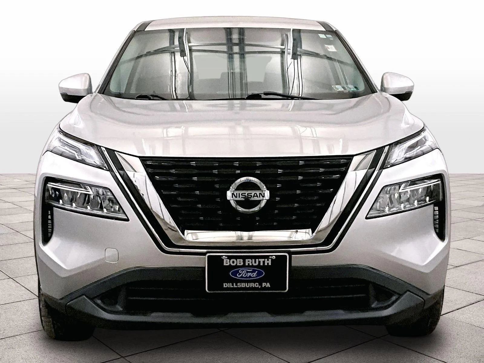 Used 2021 Nissan Rogue SV image 3