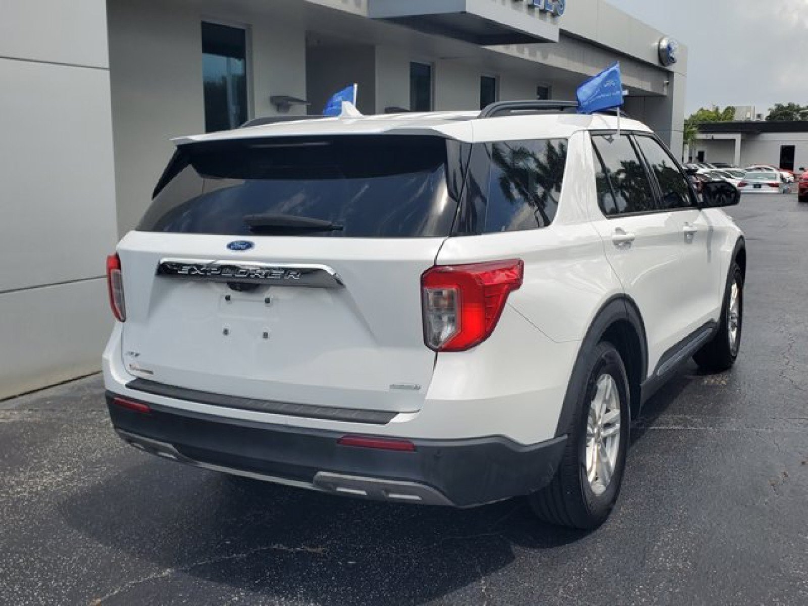 Certified 2020 Ford Explorer XLT w/ Equipment Group 202A RWD image 7