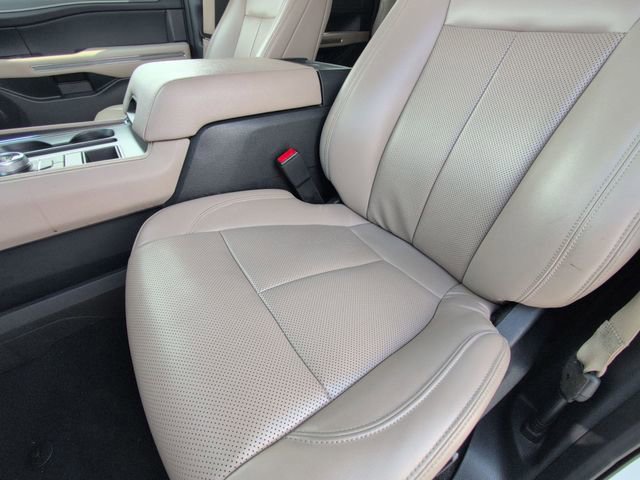 Certified 2024 Ford Expedition Max XLT image 12