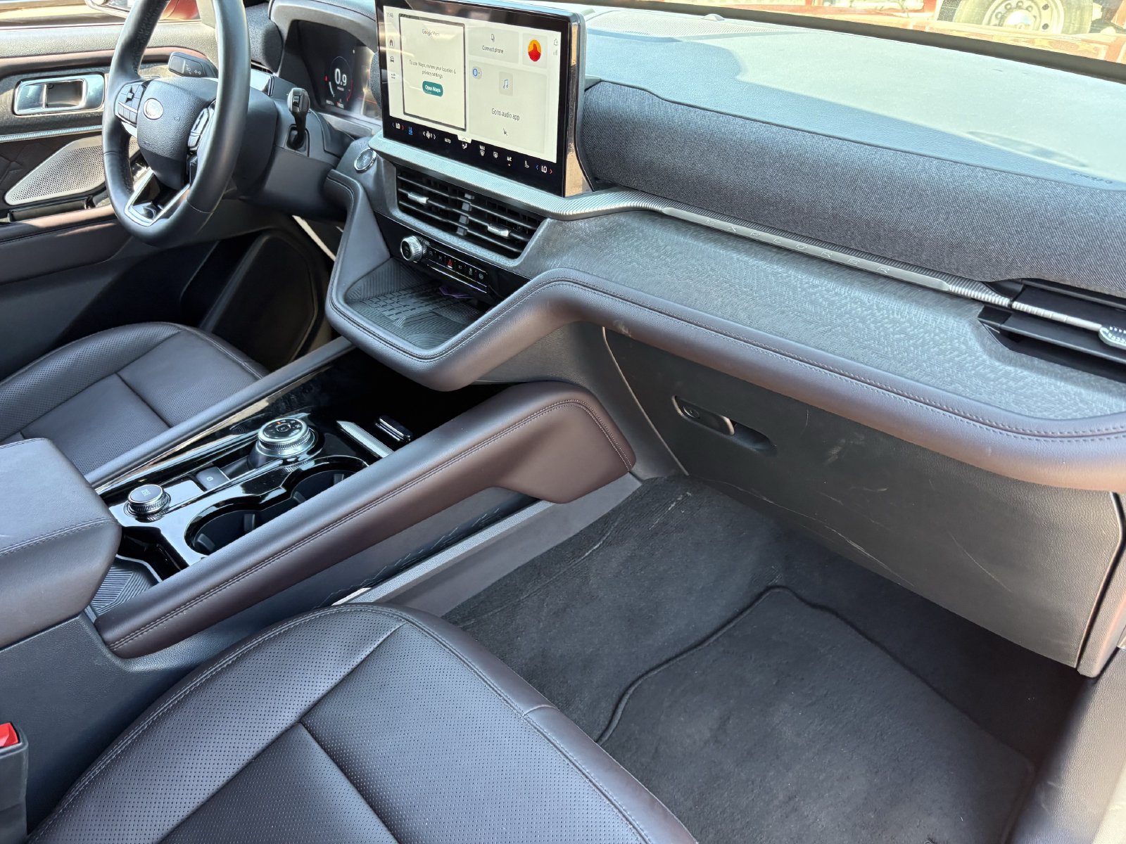 Certified 2025 Ford Explorer Platinum w/ LUX Leather Package AWD/4WD image 14