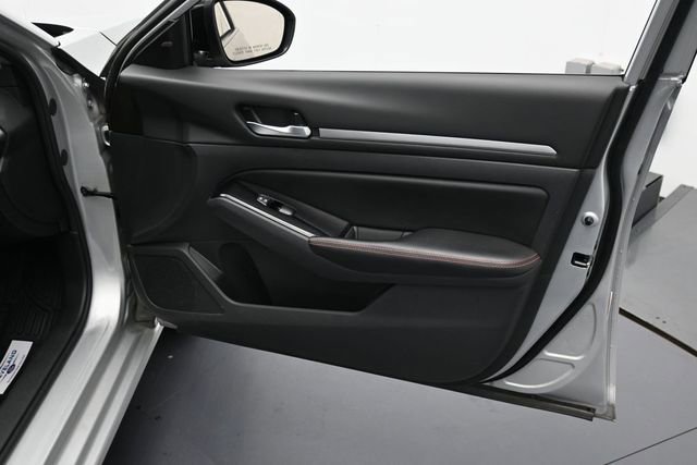 Used 2024 Nissan Altima 2.5 SR FWD image 29