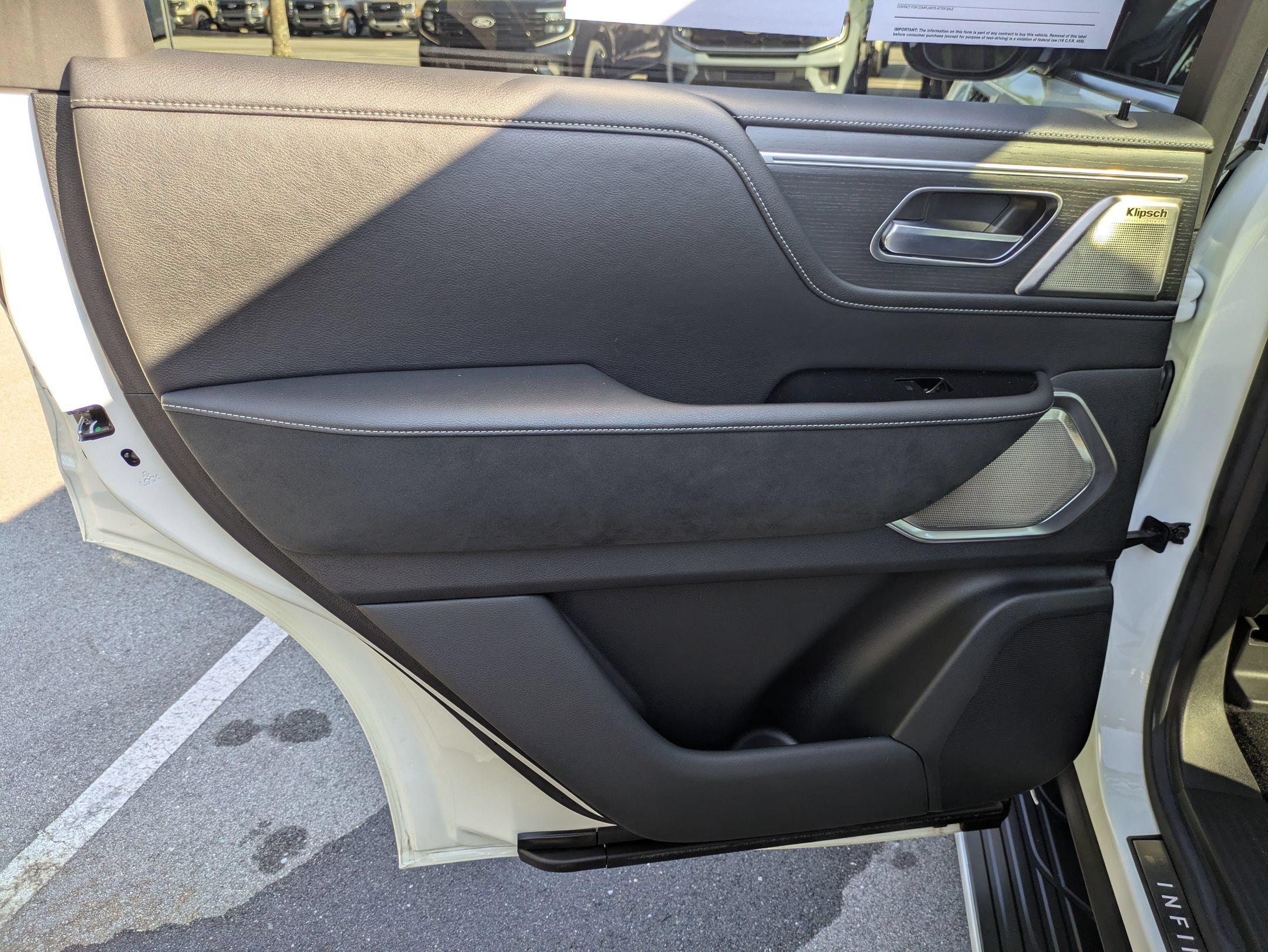 Used 2025 INFINITI QX80 Sensory AWD/4WD image 30