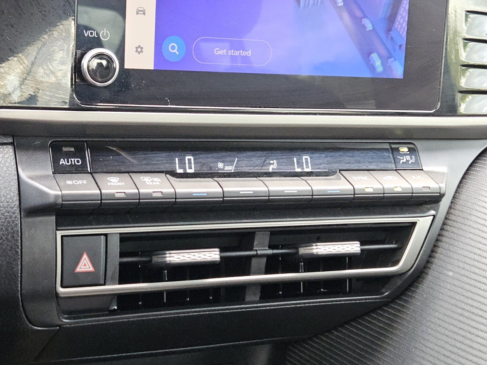 Used 2025 Toyota Camry SE image 23