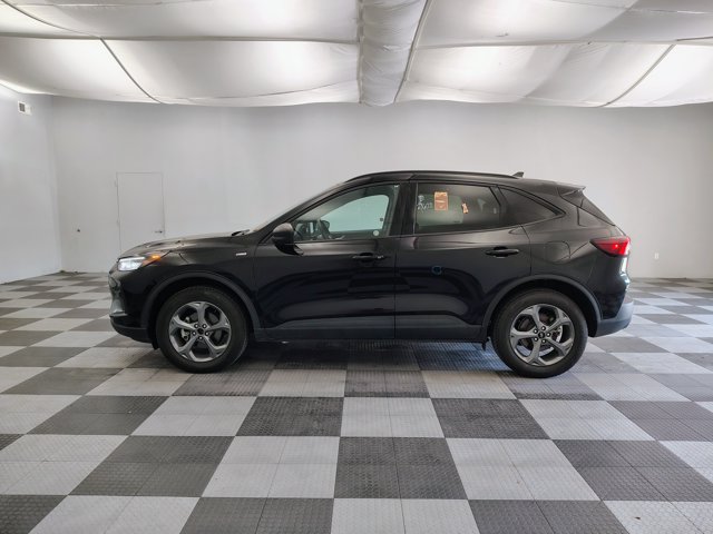 Certified 2025 Ford Escape ST-Line AWD/4WD image 4