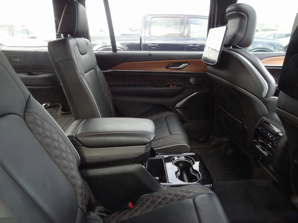 Used 2023 Jeep Grand Cherokee L Summit image 13